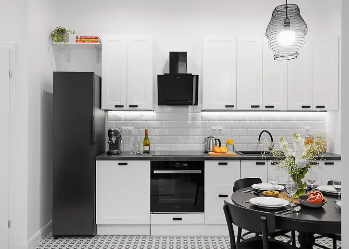 Oomph Warsaw Central 2 Bedroom Apartment