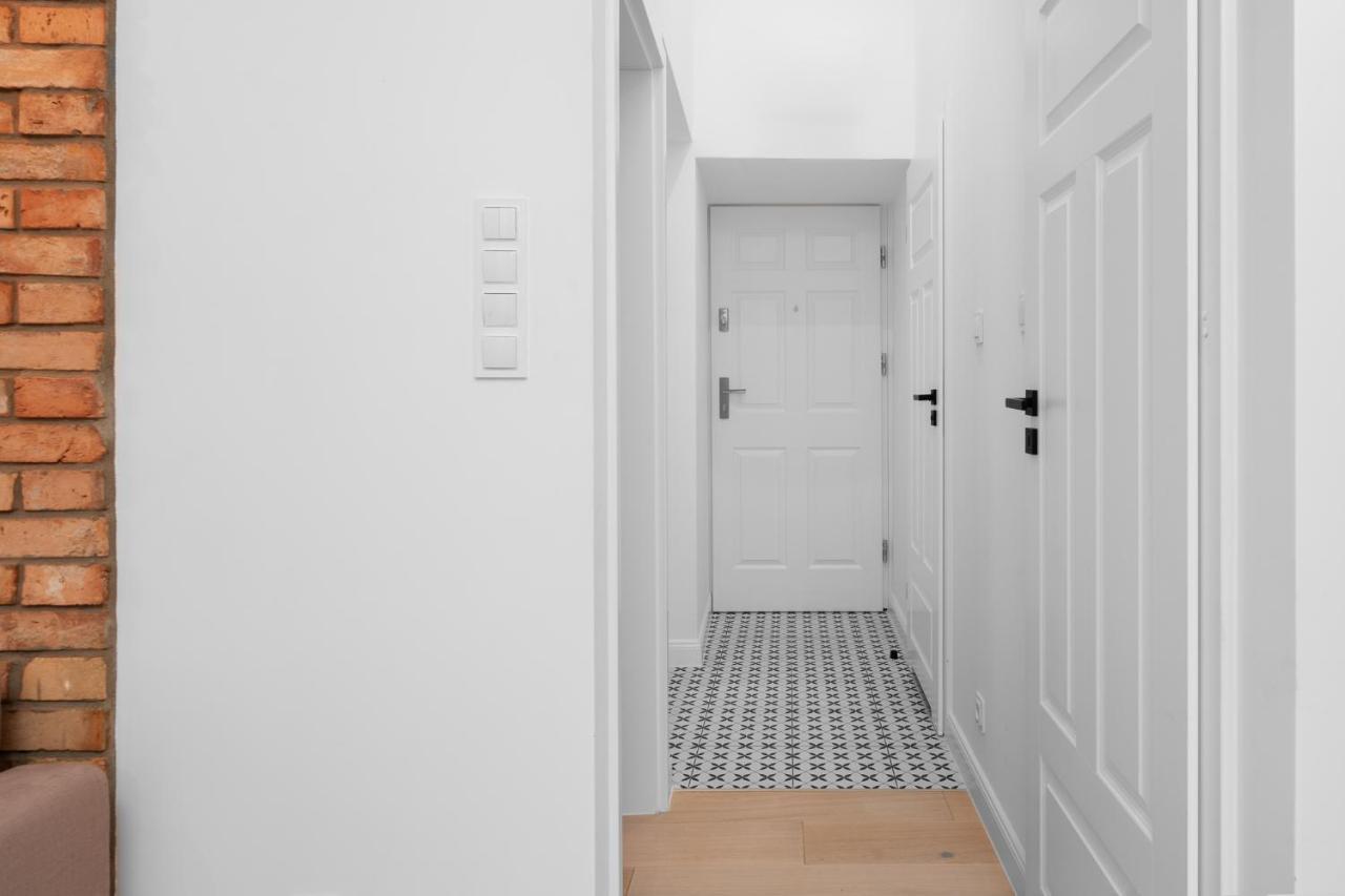 Apartment Oomph 2 Bedroom Warsaw