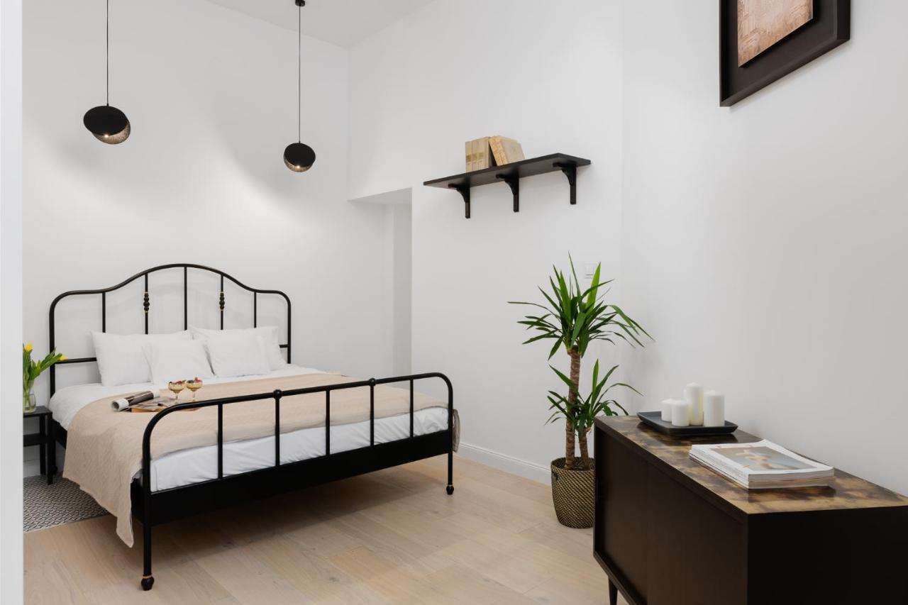 Apartment Oomph 2 Bedroom Warsaw